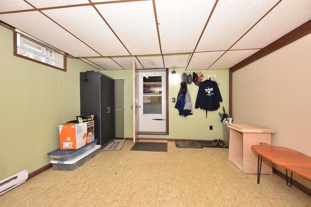 3551 S Woodland COURT, New Berlin, WI 53146