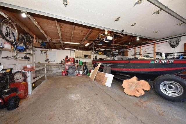 3551 S Woodland COURT, New Berlin, WI 53146