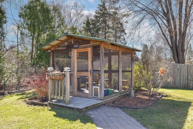 3551 S Woodland COURT, New Berlin, WI 53146