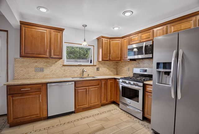 61 Roycroft AVENUE, Mt Lebanon, PA 15228