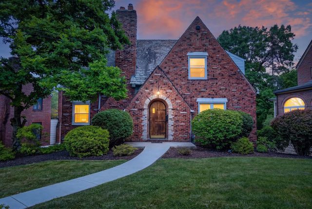 61 Roycroft AVENUE, Mt Lebanon, PA 15228