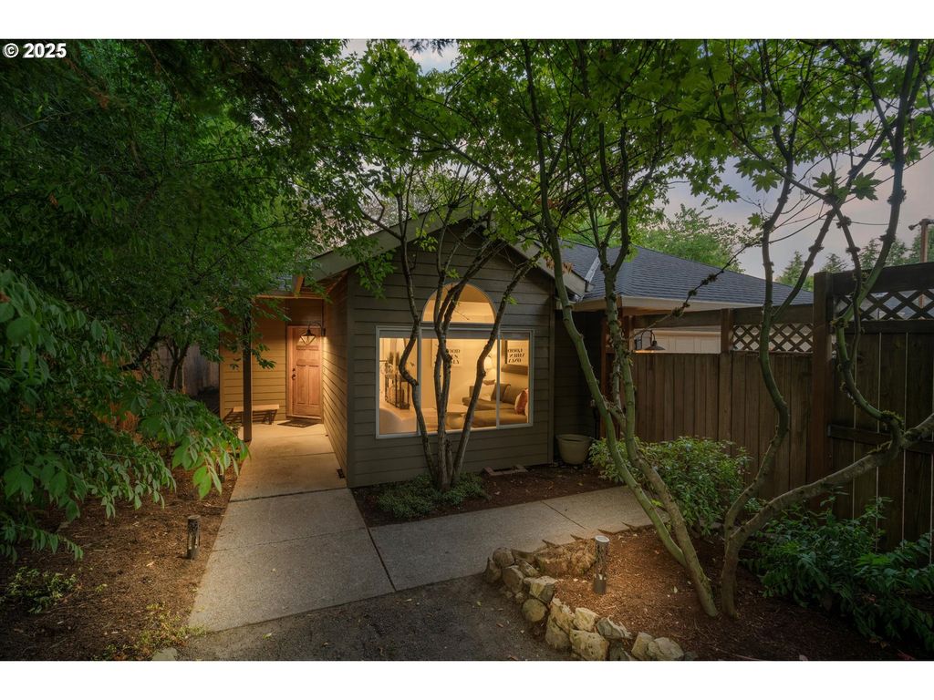 15070 Sw 96TH Ave, Portland, OR 97224