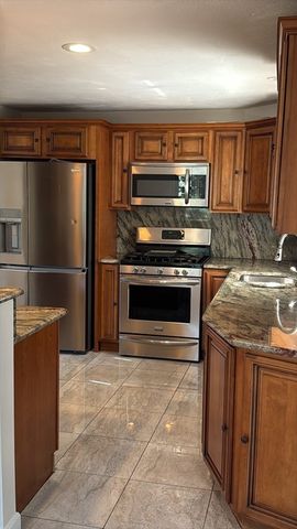 39 Westport Rd, Worcester, MA 01605