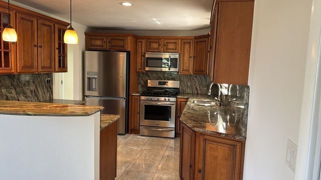 39 Westport Rd, Worcester, MA 01605