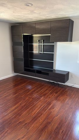 39 Westport Rd, Worcester, MA 01605