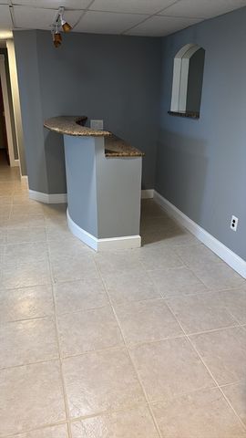 39 Westport Rd, Worcester, MA 01605