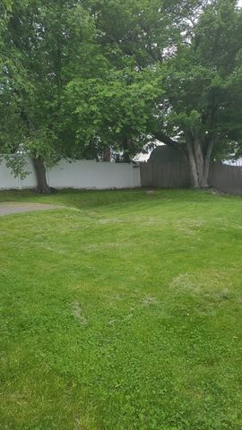 39 Westport Rd, Worcester, MA 01605