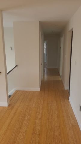 39 Westport Rd, Worcester, MA 01605