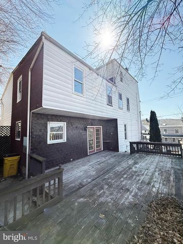 207 S SAINT JOHN ST, Schuylkill Haven, PA 17972