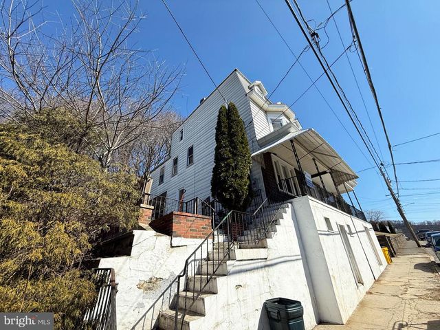 207 S SAINT JOHN ST, Schuylkill Haven, PA 17972