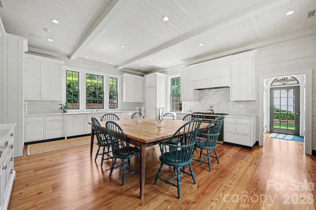 1401 Queens Road W, Charlotte, NC 28207