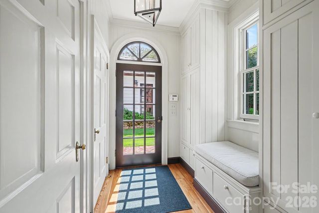 1401 Queens Road W, Charlotte, NC 28207
