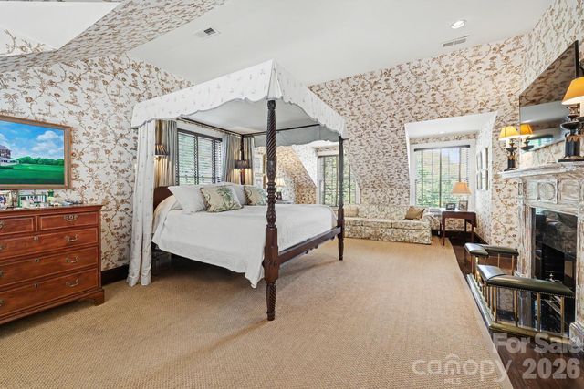 1401 Queens Road W, Charlotte, NC 28207
