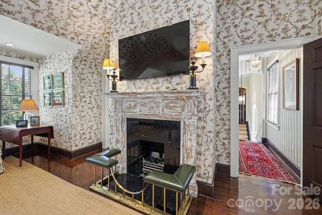 1401 Queens Road W, Charlotte, NC 28207