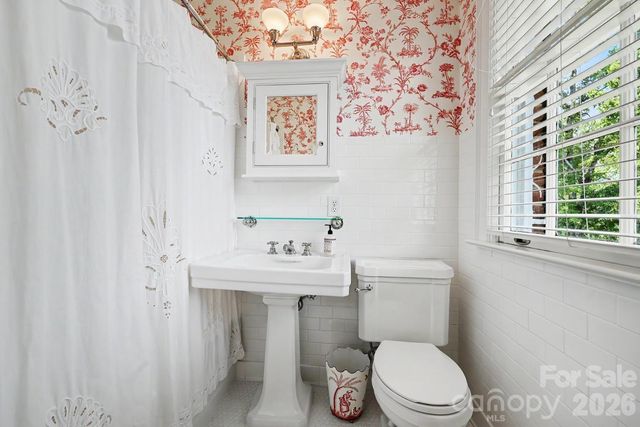 1401 Queens Road W, Charlotte, NC 28207