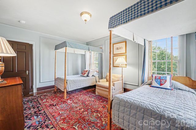 1401 Queens Road W, Charlotte, NC 28207