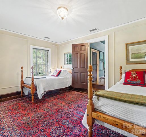 1401 Queens Road W, Charlotte, NC 28207