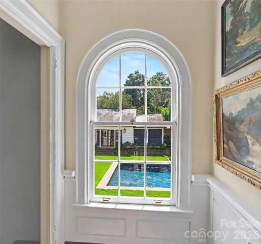 1401 Queens Road W, Charlotte, NC 28207