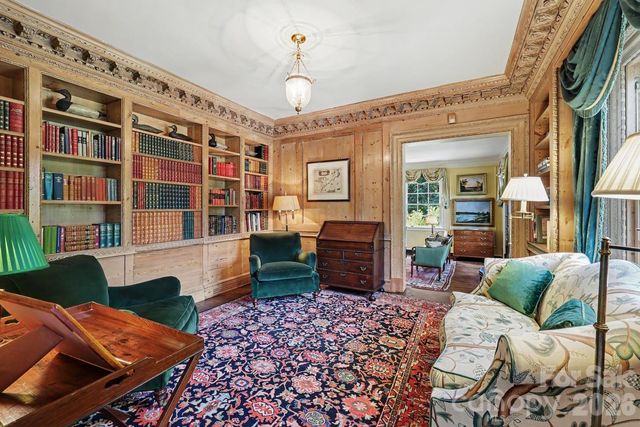 1401 Queens Road W, Charlotte, NC 28207