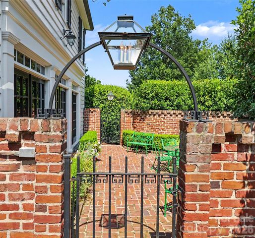 1401 Queens Road W, Charlotte, NC 28207