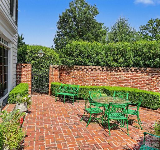 1401 Queens Road W, Charlotte, NC 28207