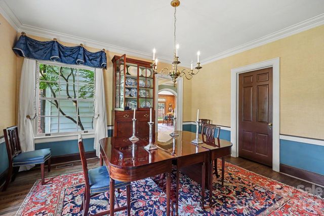 1401 Queens Road W, Charlotte, NC 28207