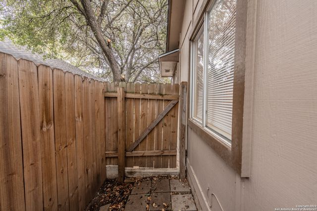 8927 Emerald Spring, San Antonio, TX 78250