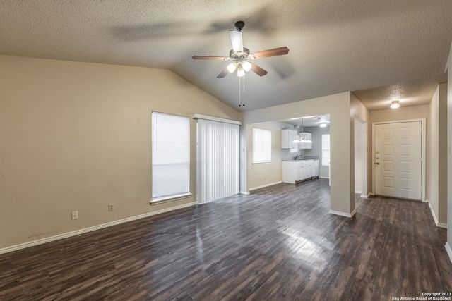 8927 Emerald Spring, San Antonio, TX 78250