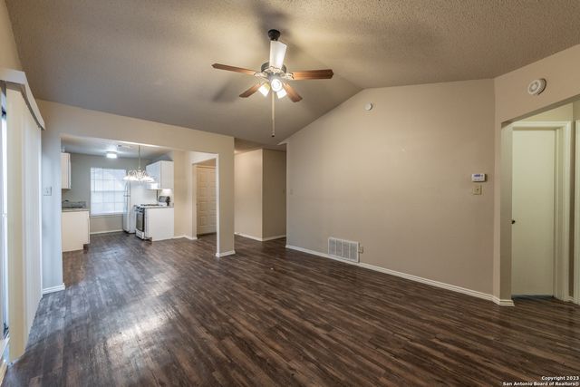 8927 Emerald Spring, San Antonio, TX 78250