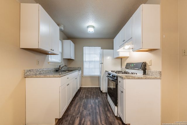 8927 Emerald Spring, San Antonio, TX 78250