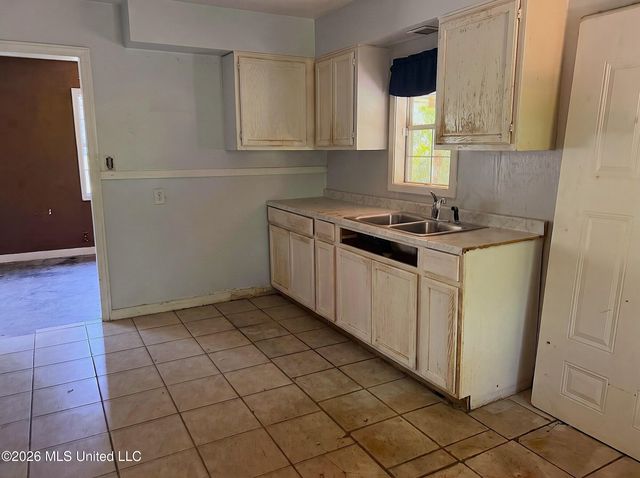 1159 W Mcdowell Road, Jackson, MS 39204