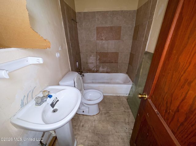 1159 W Mcdowell Road, Jackson, MS 39204