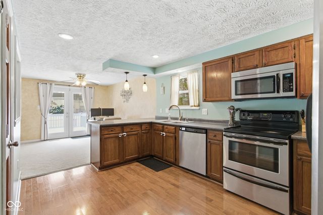 7303 Trestle Way Court, Indianapolis, IN 46256