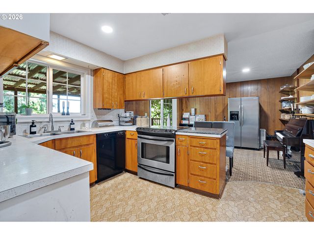 12441 Se KNAPP St, Portland, OR 97236
