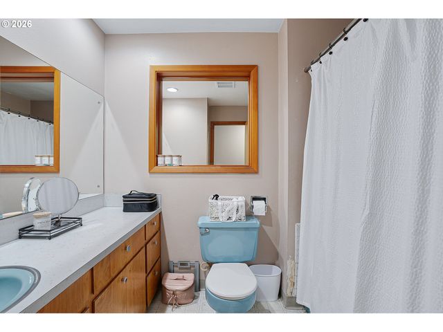 12441 Se KNAPP St, Portland, OR 97236