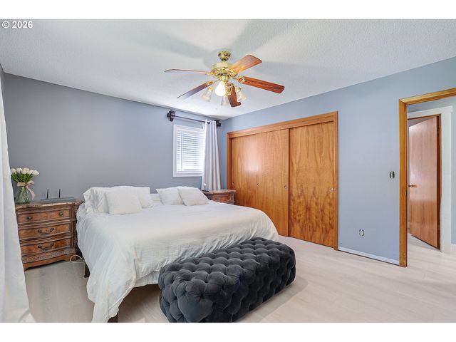 12441 Se KNAPP St, Portland, OR 97236