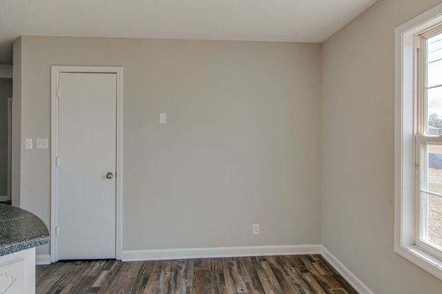 341 Erie Dr, Clarksville, TN 37040