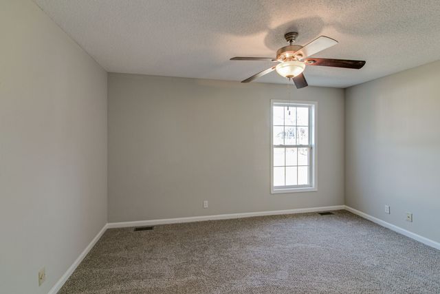 341 Erie Dr, Clarksville, TN 37040