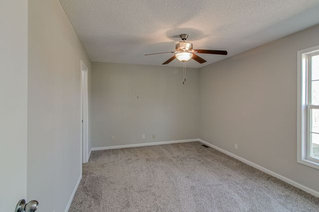 341 Erie Dr, Clarksville, TN 37040