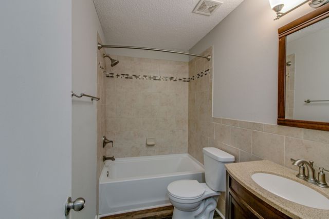 341 Erie Dr, Clarksville, TN 37040