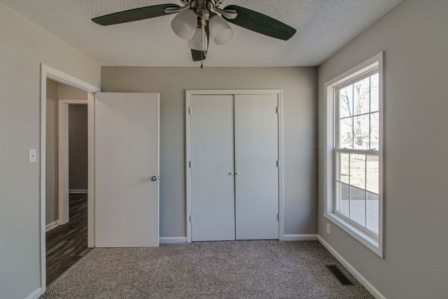 341 Erie Dr, Clarksville, TN 37040