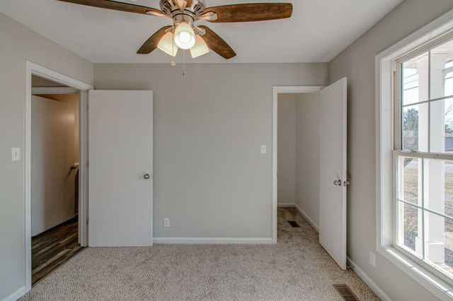 341 Erie Dr, Clarksville, TN 37040