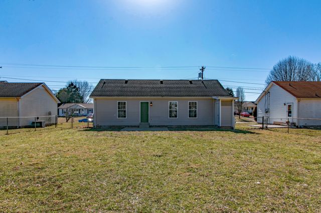 341 Erie Dr, Clarksville, TN 37040