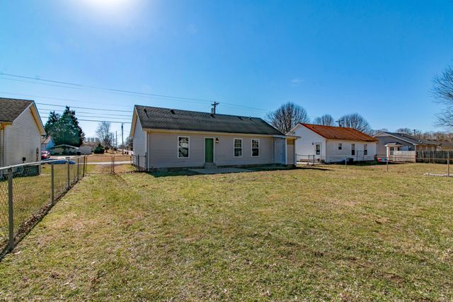 341 Erie Dr, Clarksville, TN 37040