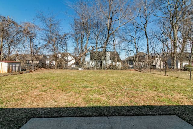 341 Erie Dr, Clarksville, TN 37040