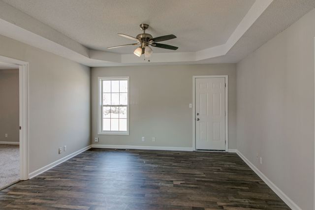 341 Erie Dr, Clarksville, TN 37040