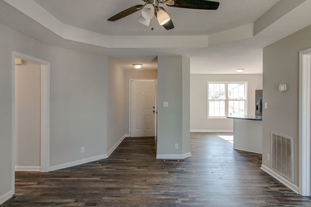 341 Erie Dr, Clarksville, TN 37040