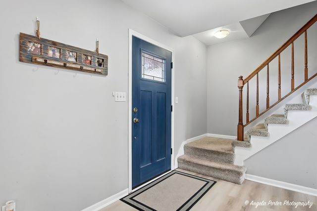 4816 W Courtland Trail, Mchenry, IL 60050