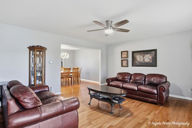 4816 W Courtland Trail, Mchenry, IL 60050
