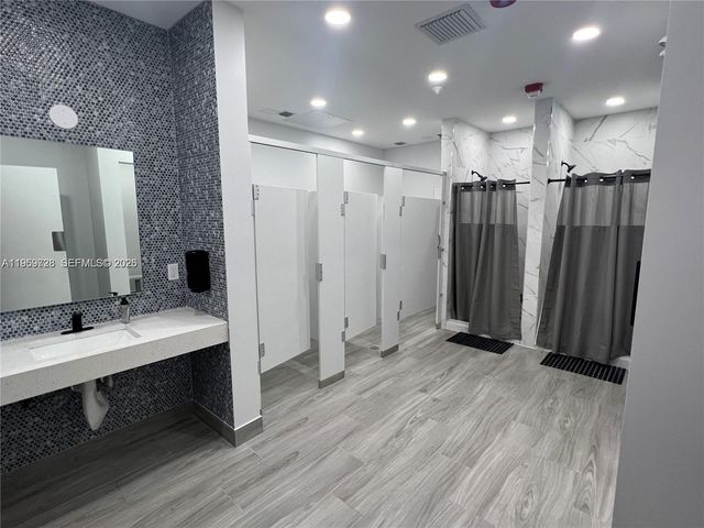 17021 N Bay Rd 124, Sunny Isles Beach, FL 33160